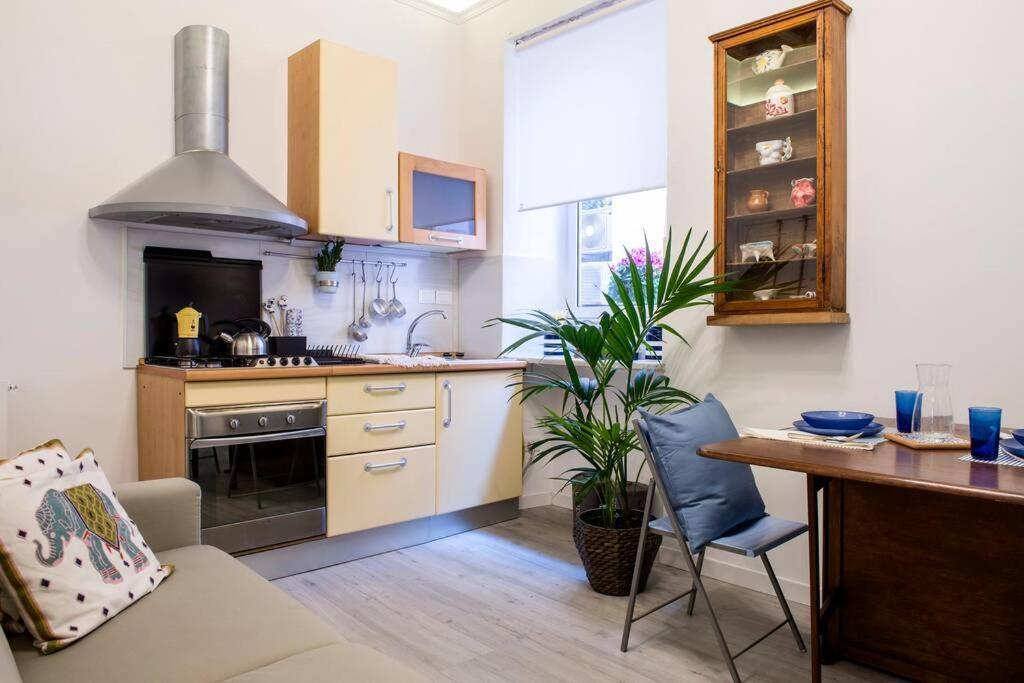 Colosseum/Panisperna Nina Apartament With Terrace Rome Exterior photo